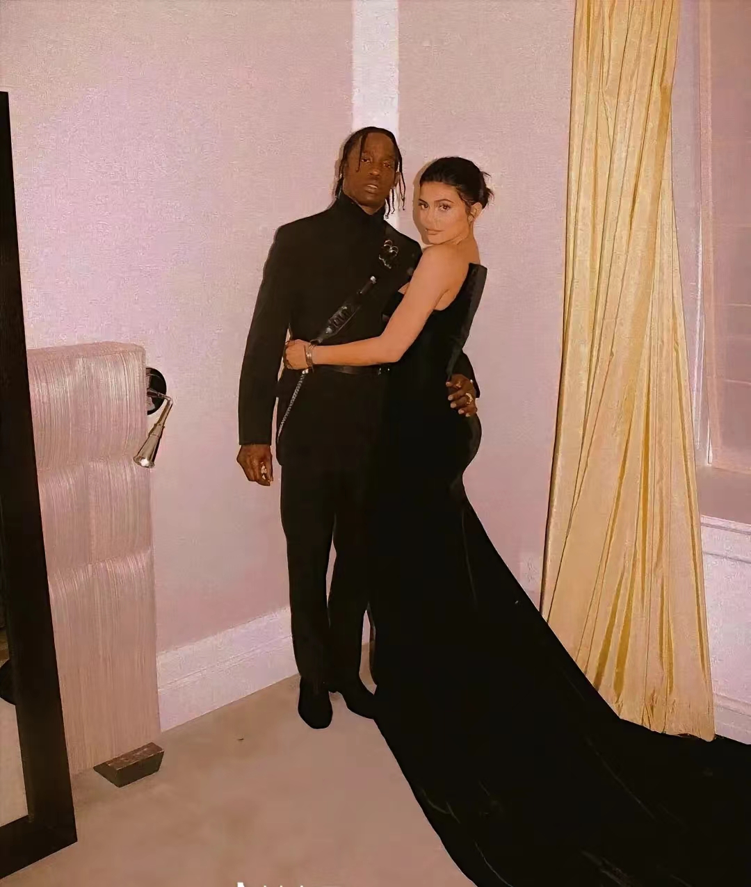 A Love That Blooms Across Seasons